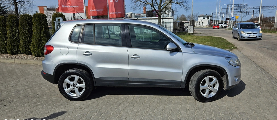 Volkswagen Tiguan cena 33500 przebieg: 240000, rok produkcji 2010 z Nidzica małe 79